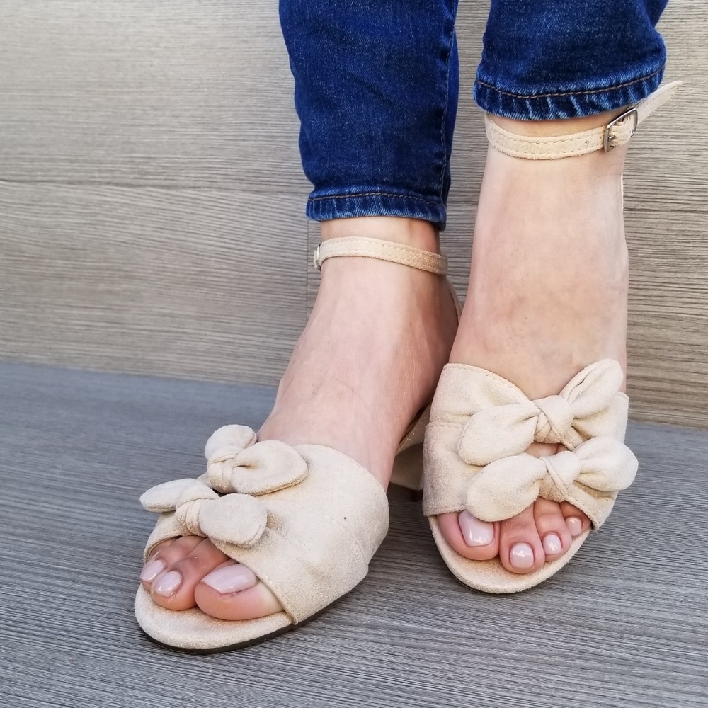 Nude Bow Design Low Block Heel Spring Shoes - Picture 5 of 8